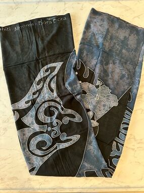 Tiare Tahiti Pareo Wrap Sarong Black and Blue Rayon Pareo